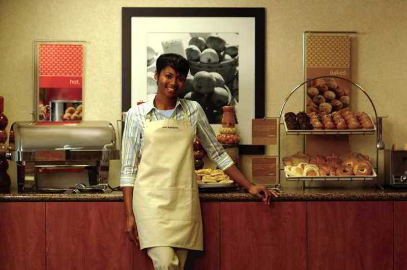Hampton Inn And Suites Pueblo/North Restaurante foto